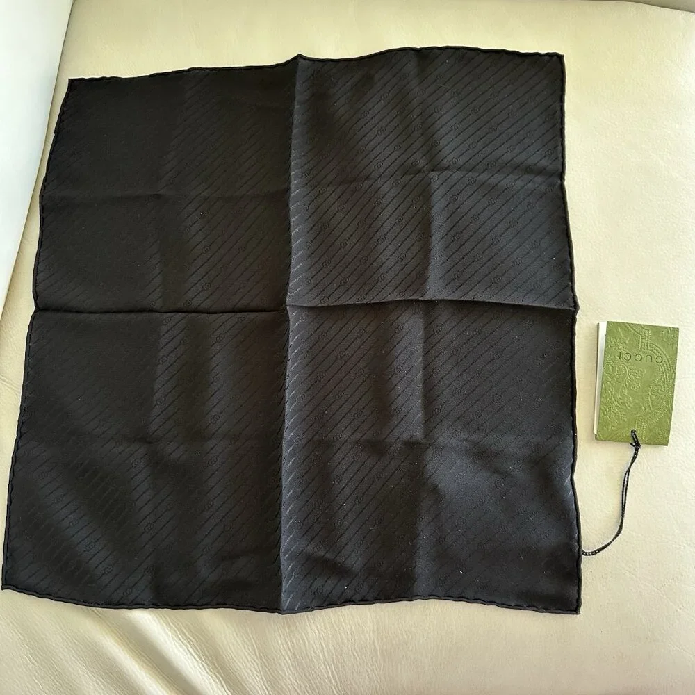NWT GUCCI Men’s Handkerchief Silk 100% Authentic Logo GG 742200 Black - Picture 7 of 7